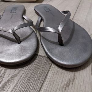 TKEES Shadows Sandal